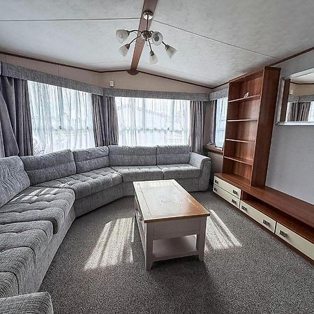 Lovely 8 Berth Caravan At Sunnydale In Lincolnshire Ref 35239S Louth  Exterior photo