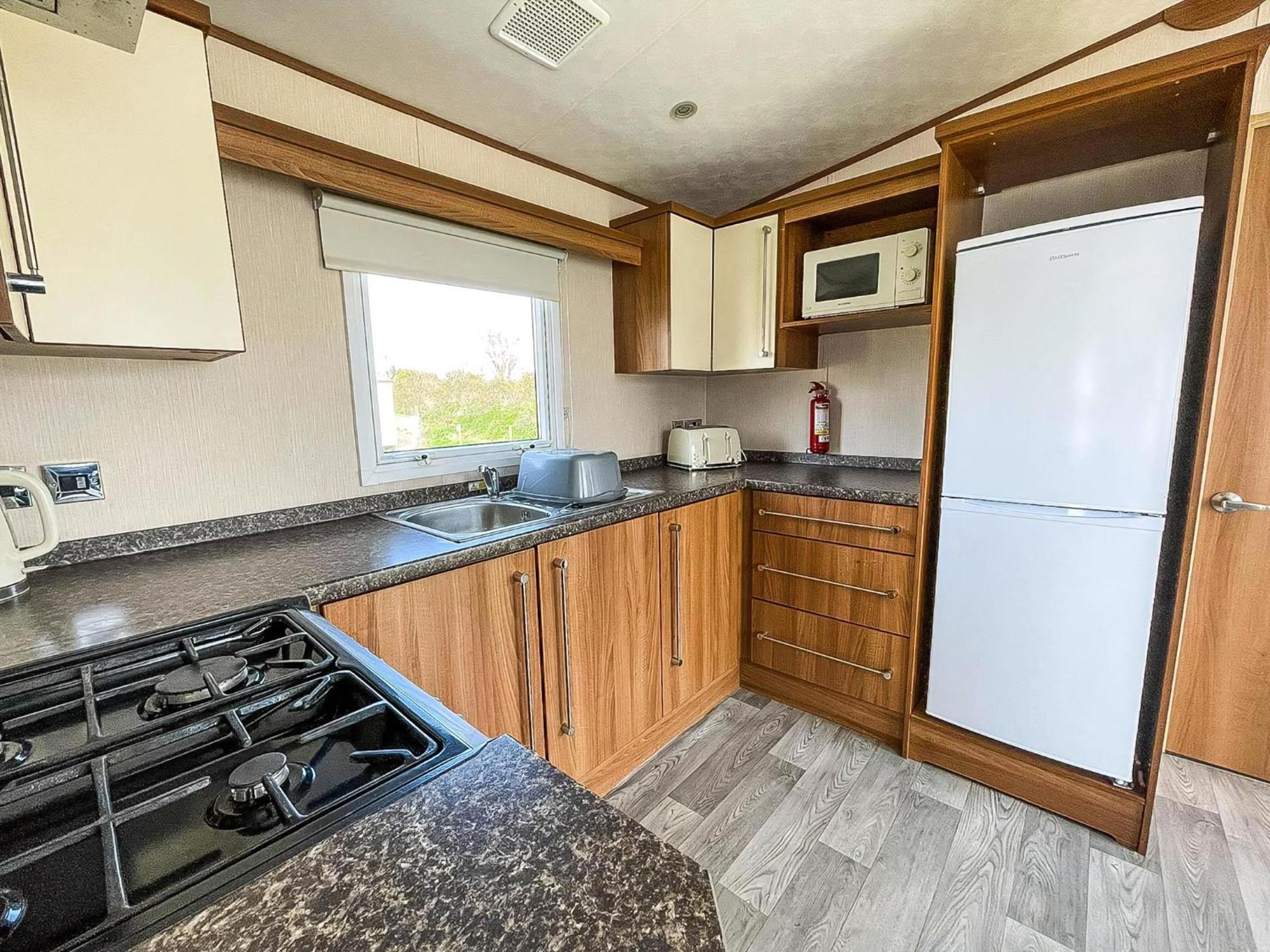 Lovely 8 Berth Caravan At Sunnydale In Lincolnshire Ref 35239S Louth  Exterior photo