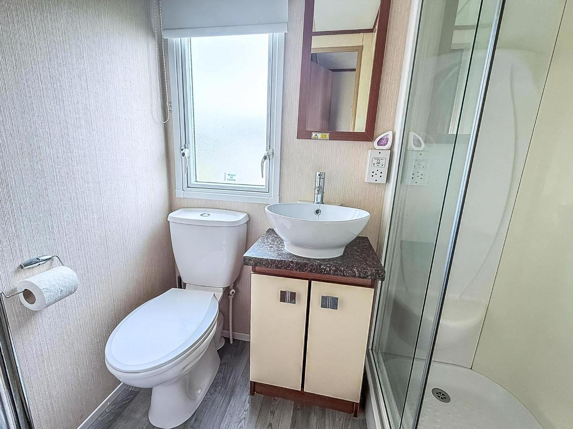 Lovely 8 Berth Caravan At Sunnydale In Lincolnshire Ref 35239S Louth  Exterior photo