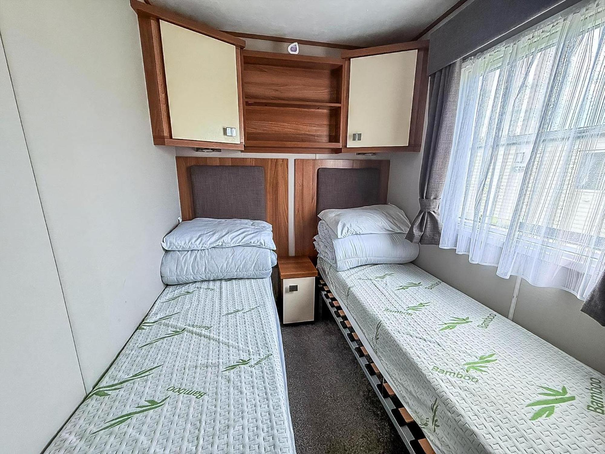 Lovely 8 Berth Caravan At Sunnydale In Lincolnshire Ref 35239S Louth  Exterior photo