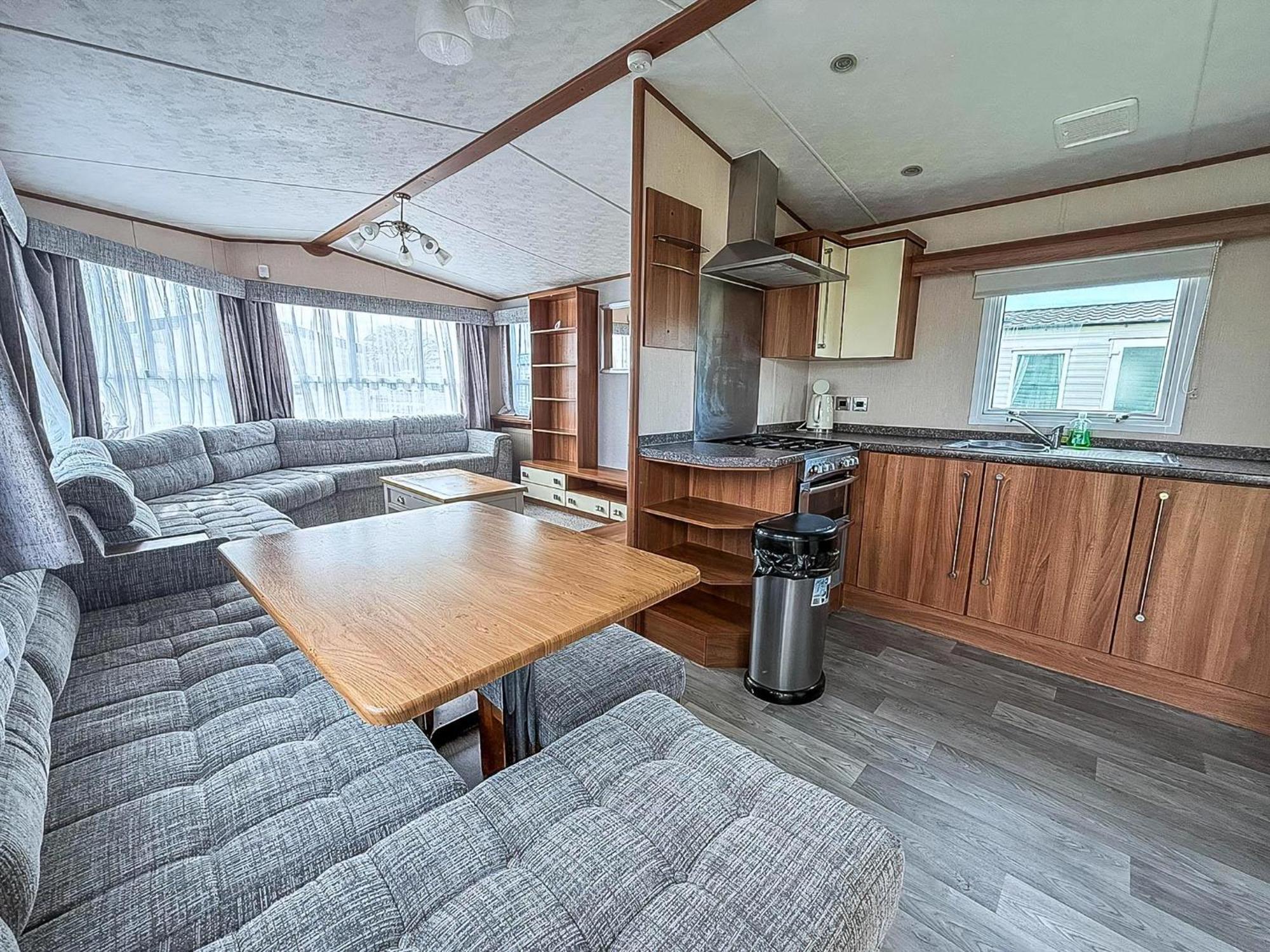 Lovely 8 Berth Caravan At Sunnydale In Lincolnshire Ref 35239S Louth  Exterior photo